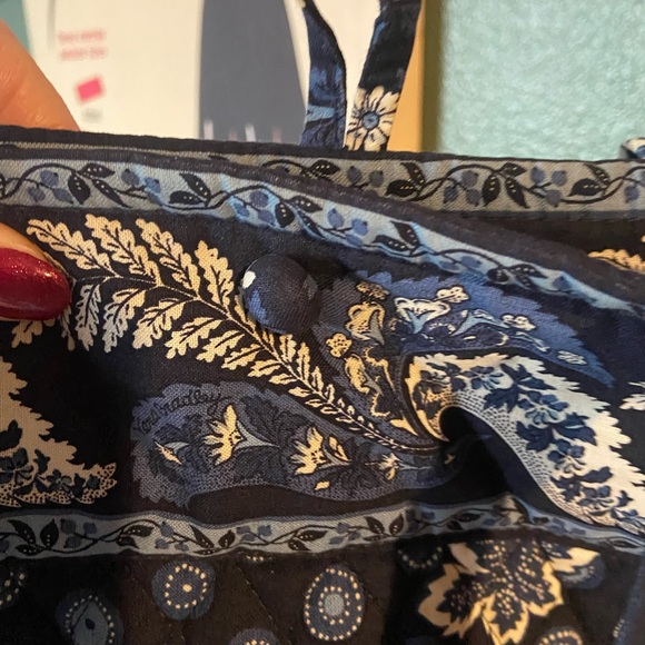 Vera Bradley, blue paisley tote 13X12 - Picture 6 of 6